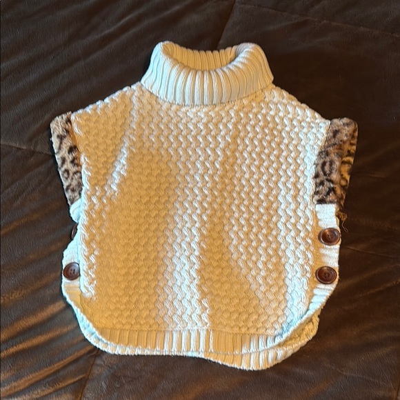 Sweater - Picture 1 of 2